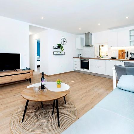 Otto Apartment With Sea View And Parking Ρόβινι Εξωτερικό φωτογραφία