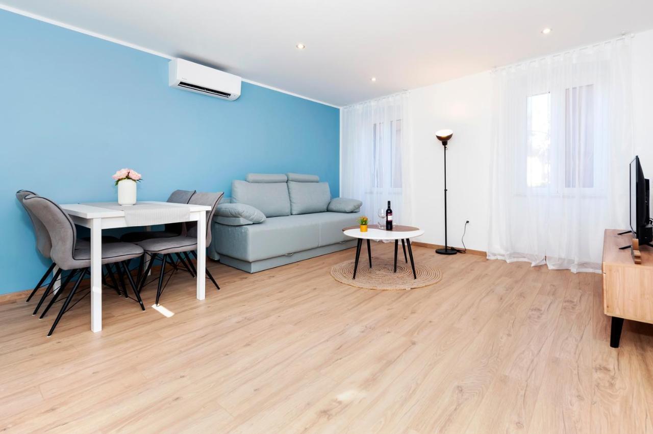 Otto Apartment With Sea View And Parking Ρόβινι Εξωτερικό φωτογραφία