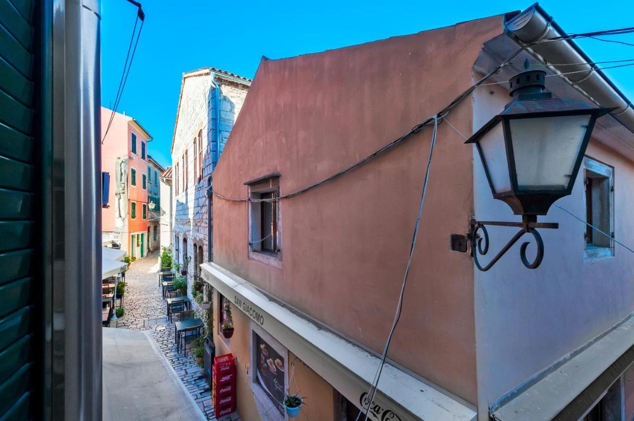 Otto Apartment With Sea View And Parking Ρόβινι Εξωτερικό φωτογραφία